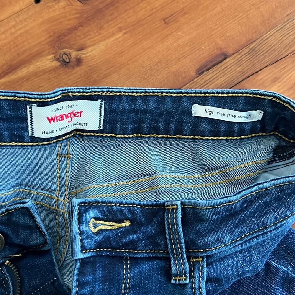 Womens Wrangler Straight Jeans